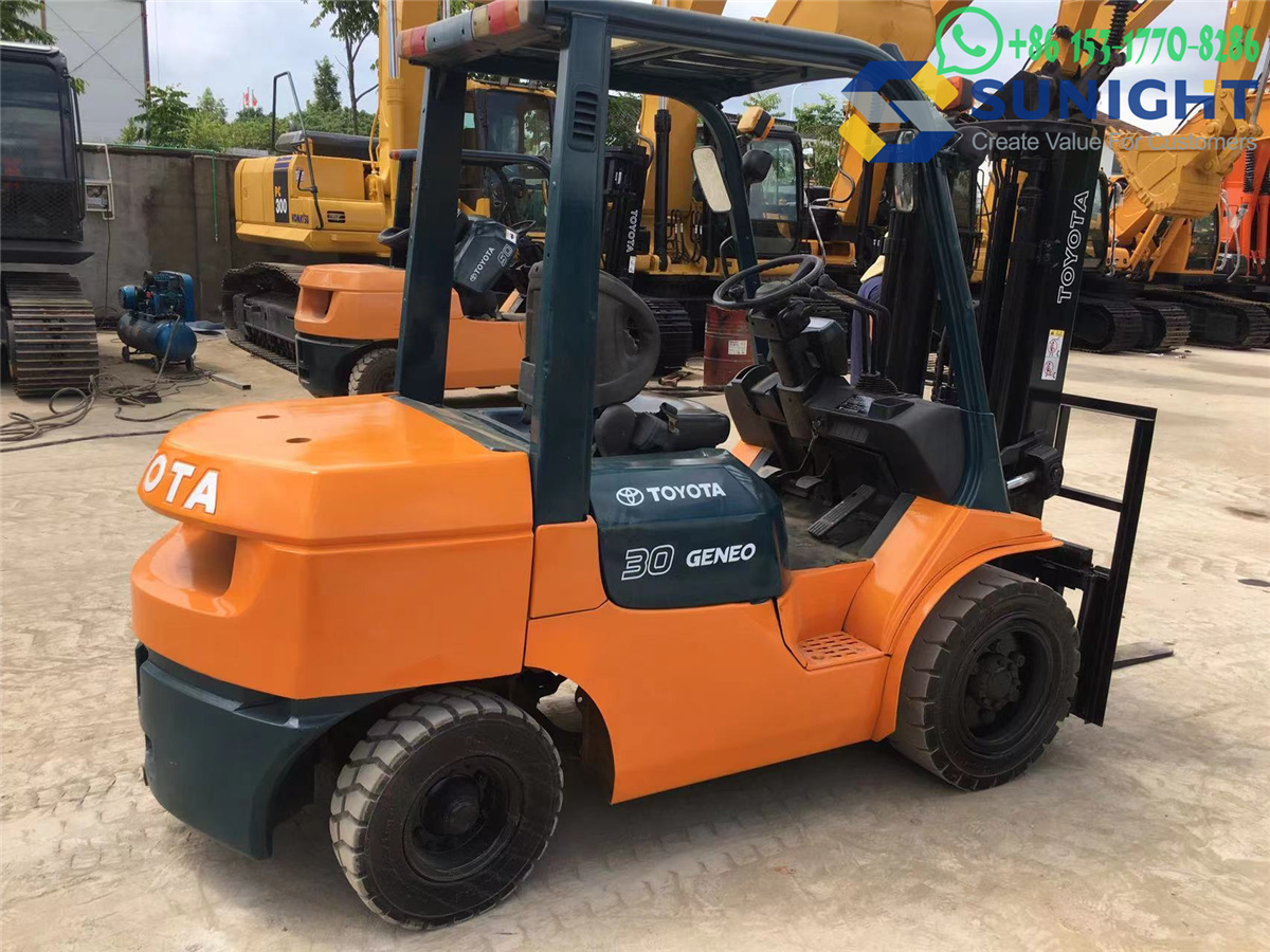 Used Forklift FD30