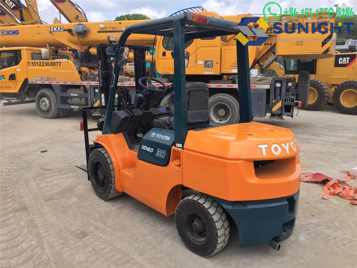 Used Forklift FD30