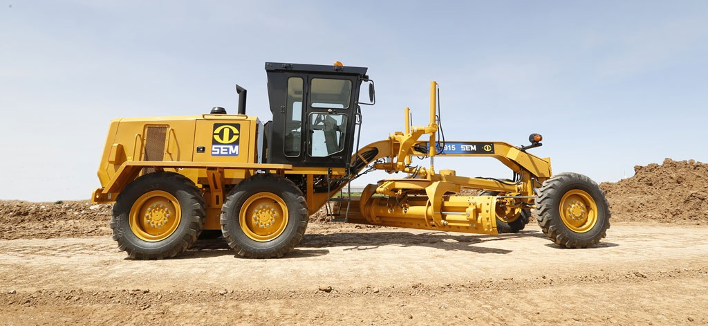 SEM915 motor grader